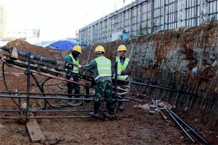 军垦路街道无缝钢花管土钉施工